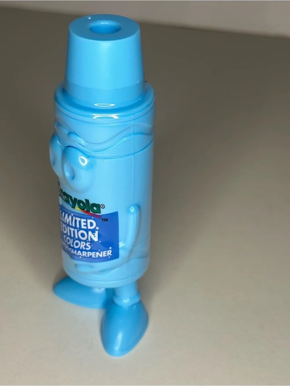 Crayola Limited Edition Blizzard Blue Retired Colors Crayon Sharpener Blizz NEW